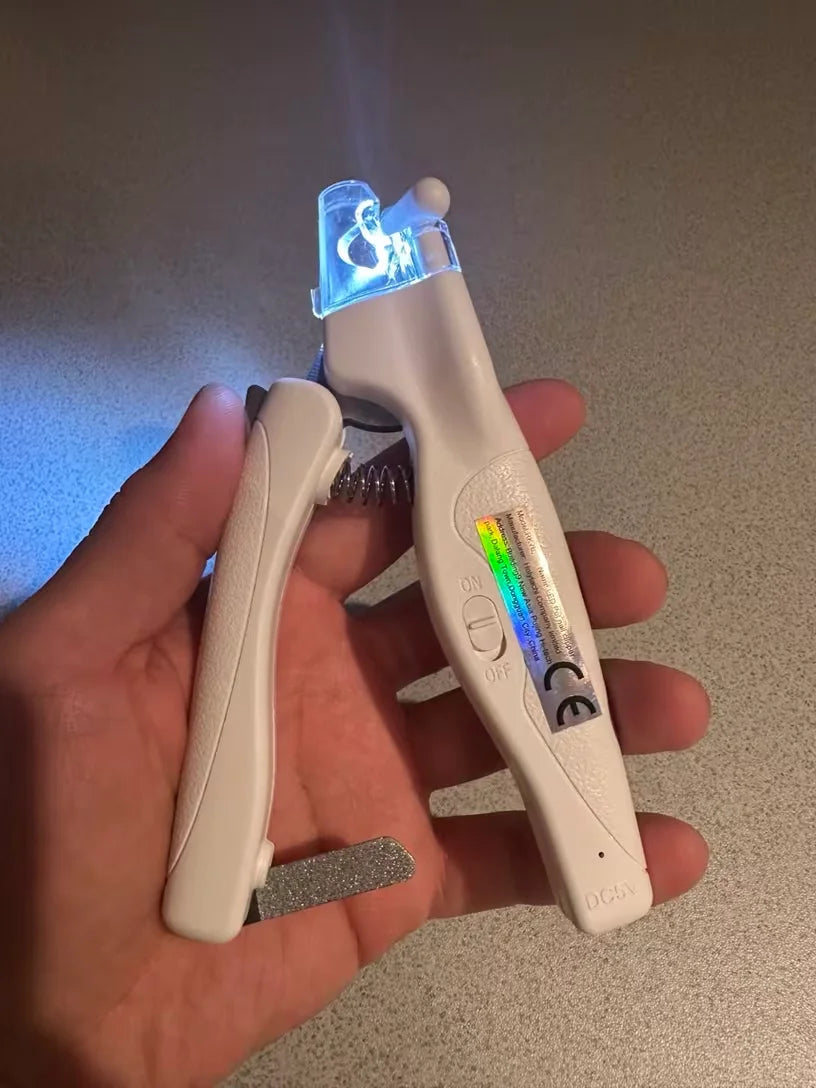 Customer testing the LED light on the nail clipper